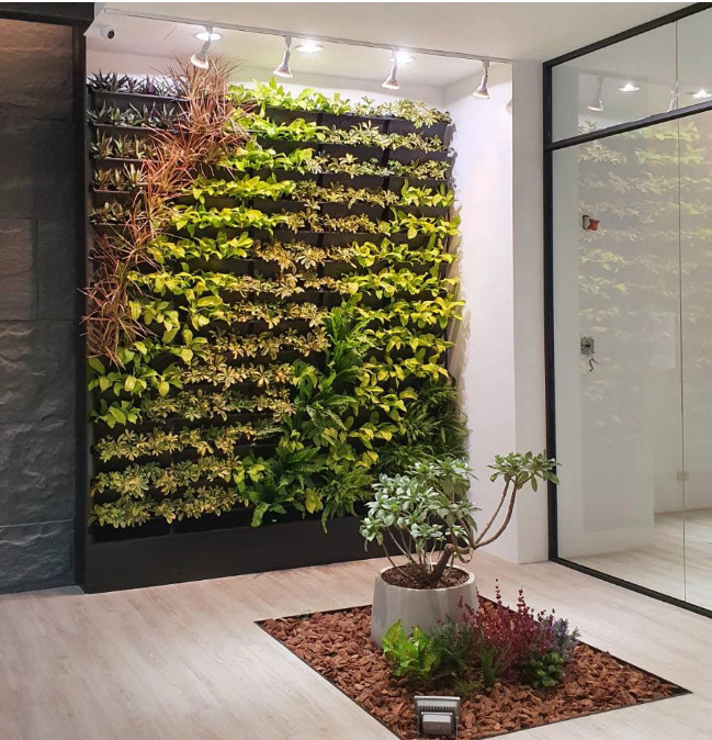 吊掛植栽盆綠牆